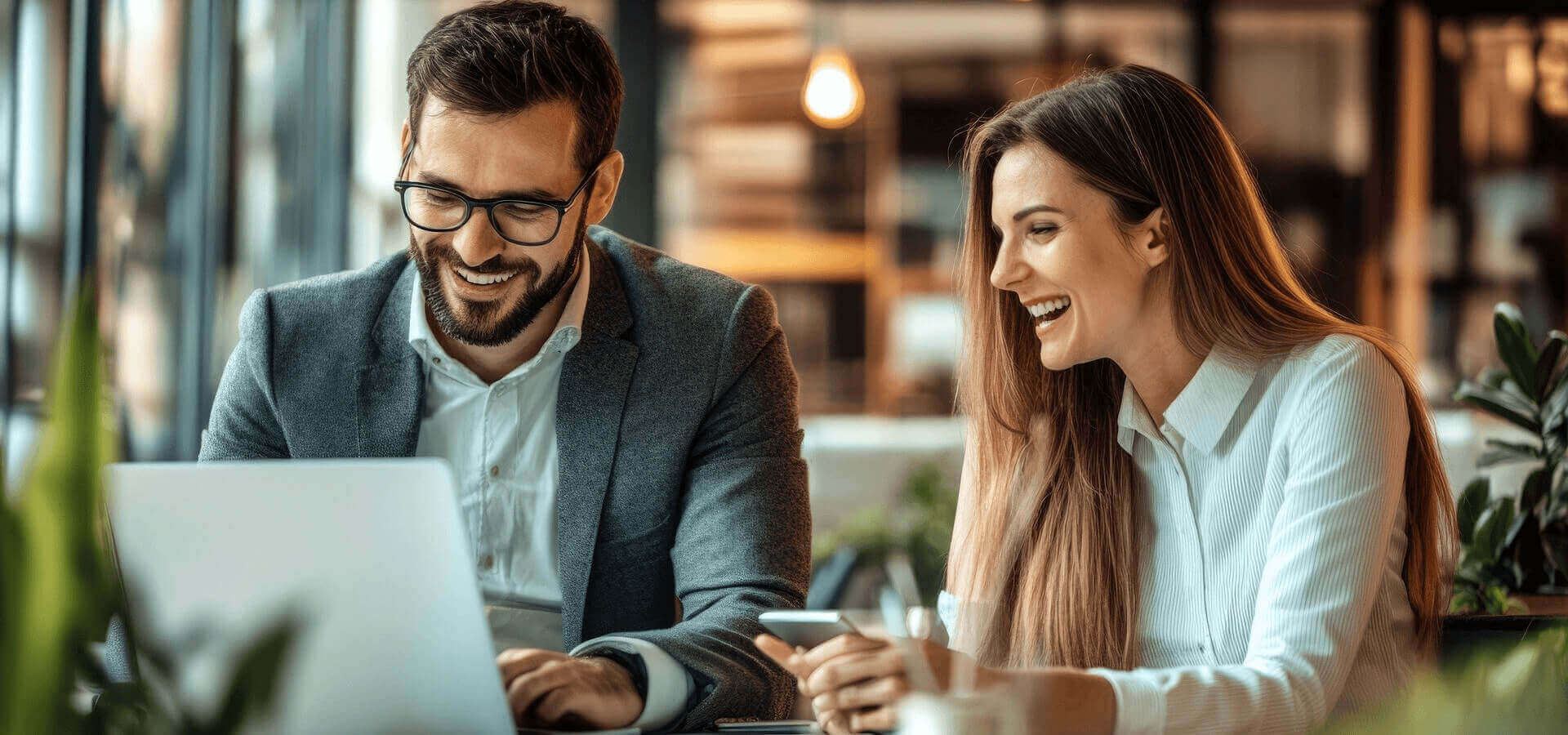 INTRONIA - Nutze die INTERNE KI